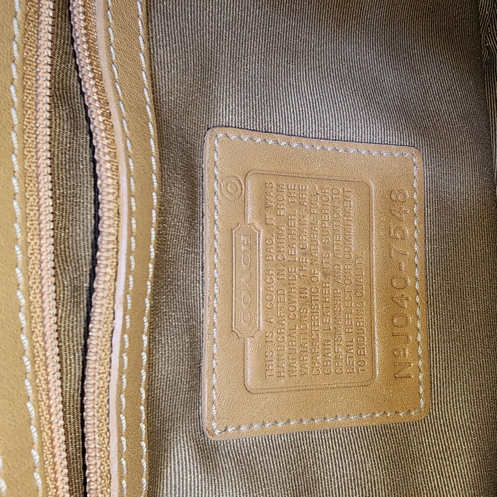 Coach Hampton - image 7